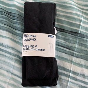 NWT mid rise leggings black
